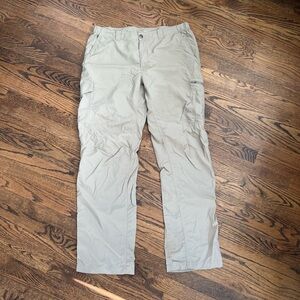Columbia Omni-shade Sun Protection Men’s Size 38x34 Khaki Cargo Hiking Pants